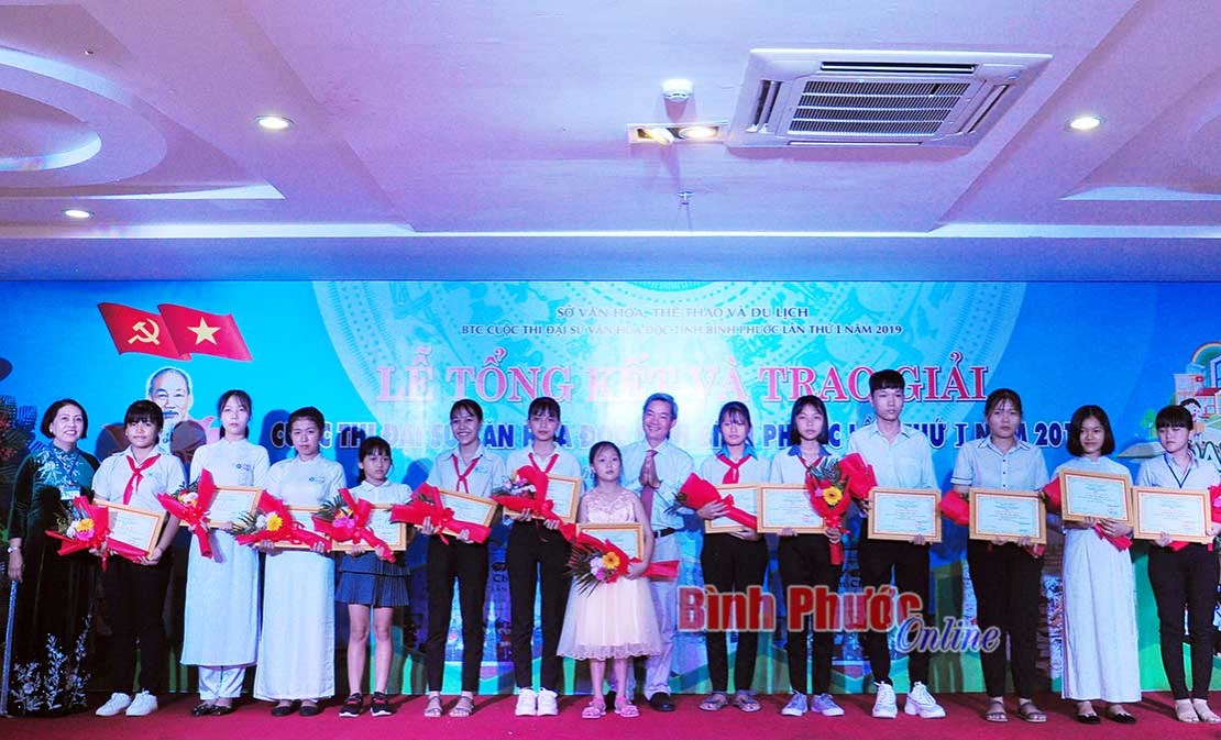 Trao giải cuộc thi &ldquo;Đại sứ văn h&oacute;a đọc&rdquo;