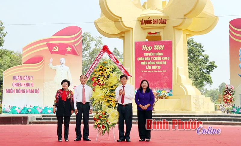 Hơn 500 th&agrave;nh vi&ecirc;n dự họp mặt qu&acirc;n d&acirc;n y chiến khu Đ tại T&agrave; Thiết