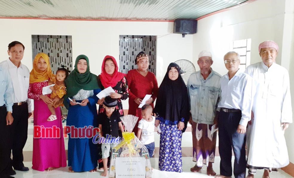 Gi&aacute;o cả Ch&agrave;m Sa v&igrave; cuộc sống cộng đồng