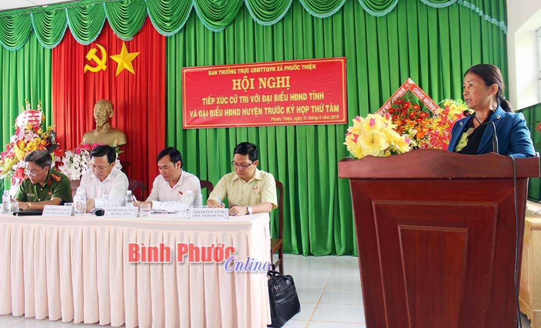 Đại biểu HĐND tỉnh tiếp x&uacute;c cử tri B&ugrave; Đốp