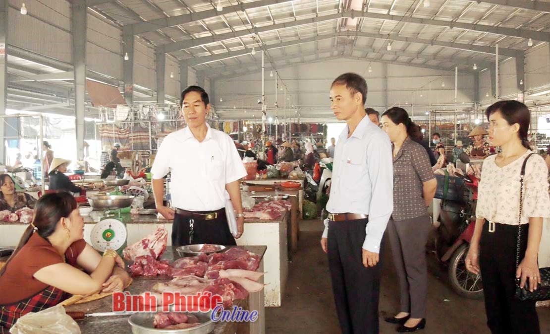 Đồng Phú huy động toàn lực dập dịch tả lợn