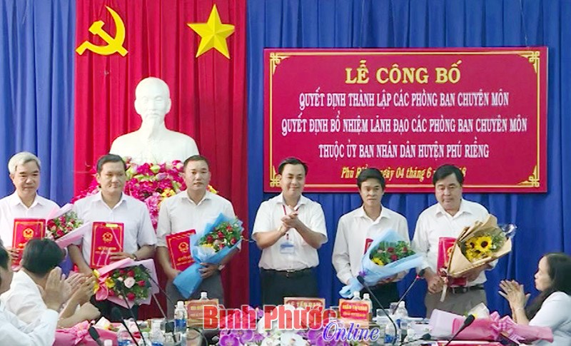 Ph&uacute; Riềng cơ bản ho&agrave;n th&agrave;nh sắp xếp, s&aacute;p nhập c&aacute;c cơ quan, đơn vị