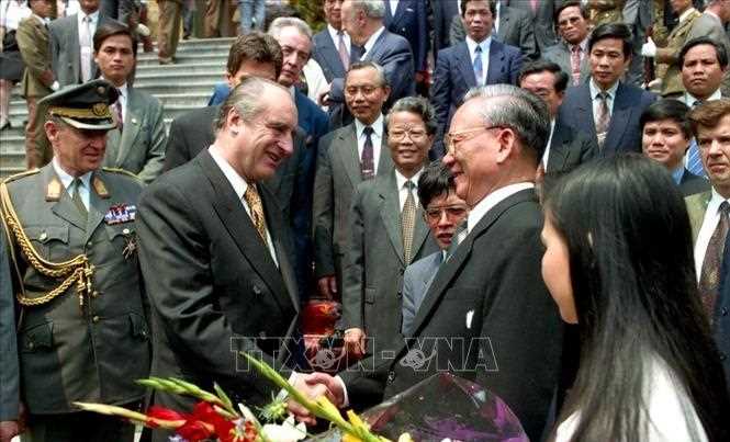 Một số h&igrave;nh ảnh đối nội, đối ngoại của nguy&ecirc;n Chủ tịch nước L&ecirc; Đức Anh