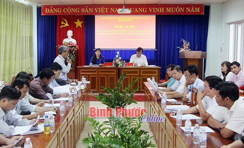 Đo&agrave;n đại biểu Quốc hội tỉnh lấy &yacute; kiến đ&oacute;ng g&oacute;p dự thảo Luật Thư viện