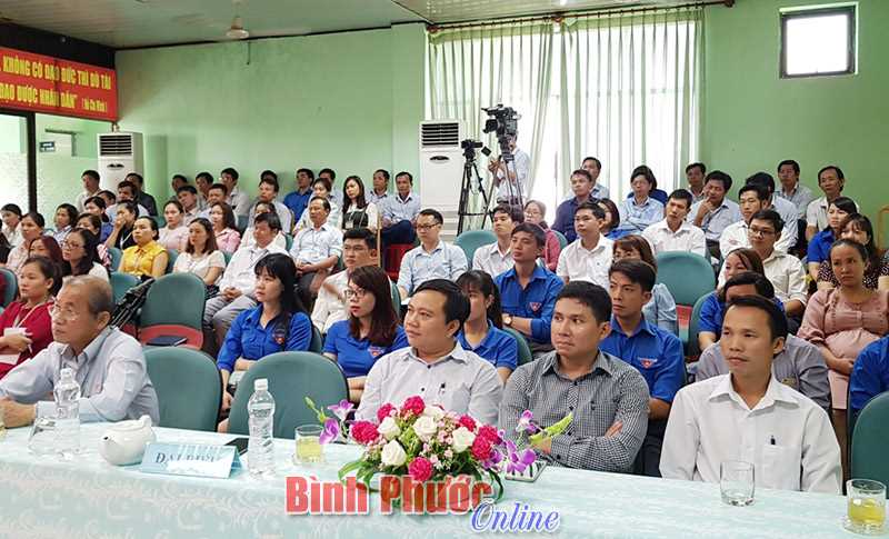 Đ&agrave;i PT-TH B&igrave;nh Phước tổ chức n&oacute;i chuyện chuy&ecirc;n đề văn h&oacute;a c&ocirc;ng sở