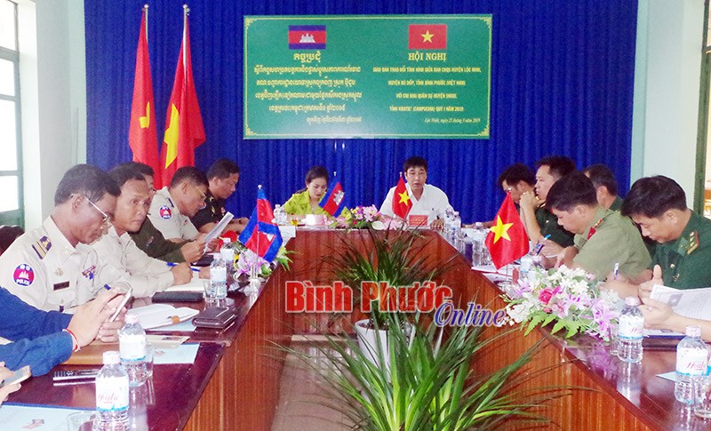 N&acirc;ng cao c&ocirc;ng t&aacute;c đối ngoại qu&acirc;n sự, ngoại giao nh&acirc;n d&acirc;n