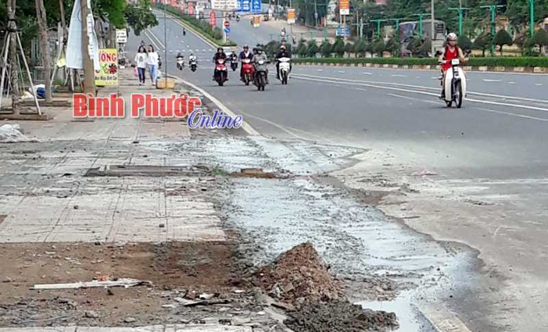 Cần xử lý nghiêm việc phá hủy đường bộ