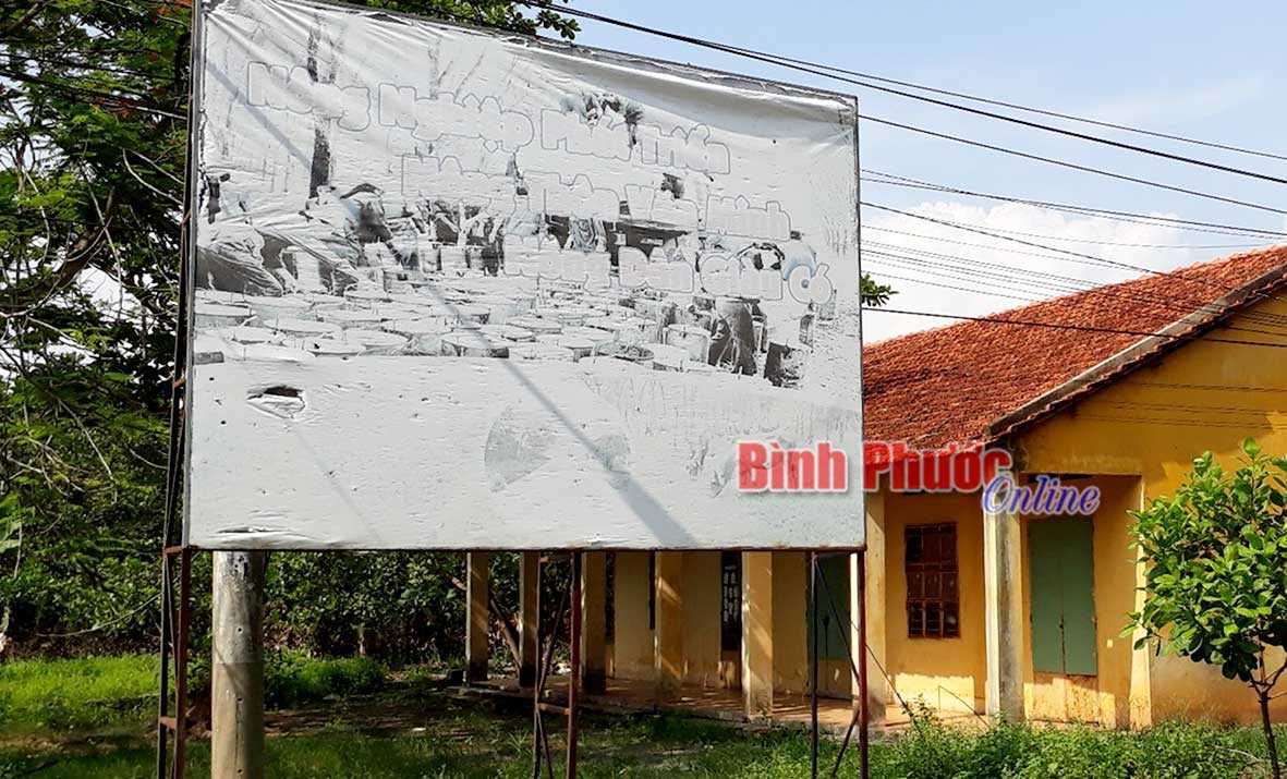 Pa-nô làm xấu khu dân cư