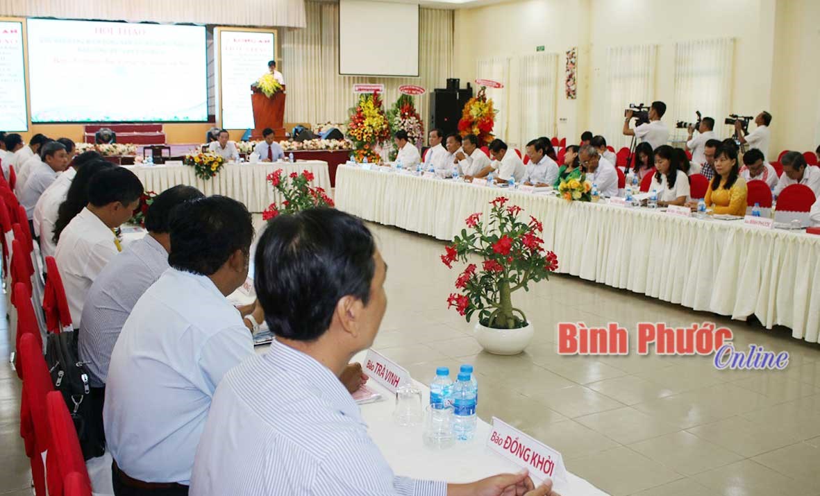 &ldquo;B&aacute;o ch&iacute; trước th&aacute;ch thức từ mạng x&atilde; hội&rdquo;