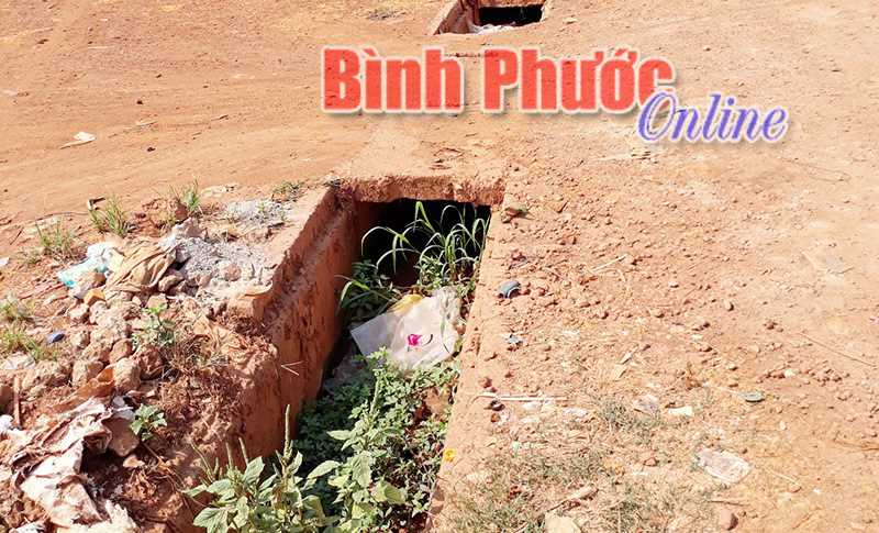 “Bẫy” nguy hiểm trước chợ Đức Liễu