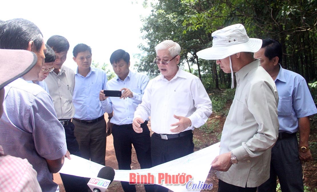 Đo&agrave;n c&ocirc;ng t&aacute;c của tỉnh khảo s&aacute;t 2 tuyến đường ĐT753B, ĐT755