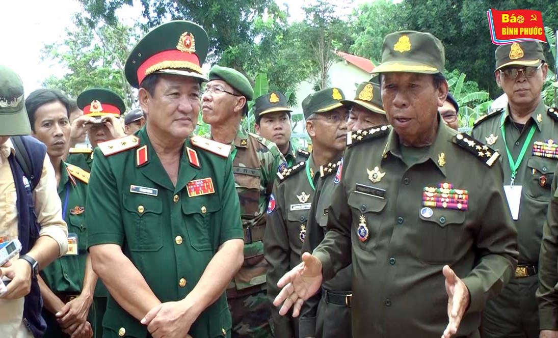 [Video] Phó thủ tướng, Bộ trưởng Quốc phòng Campuchia sang thăm Bình Phước