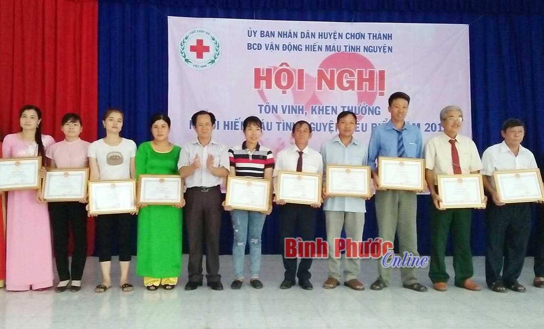 Chơn Thành tôn vinh 115 tập thể, cá nhân tiêu biểu trong hiến máu tình nguyện