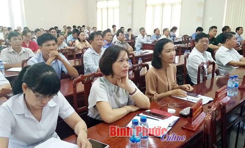 Chơn Th&agrave;nh: Th&ocirc;ng tin thời sự cho c&aacute;n bộ chủ chốt lần 2/2019