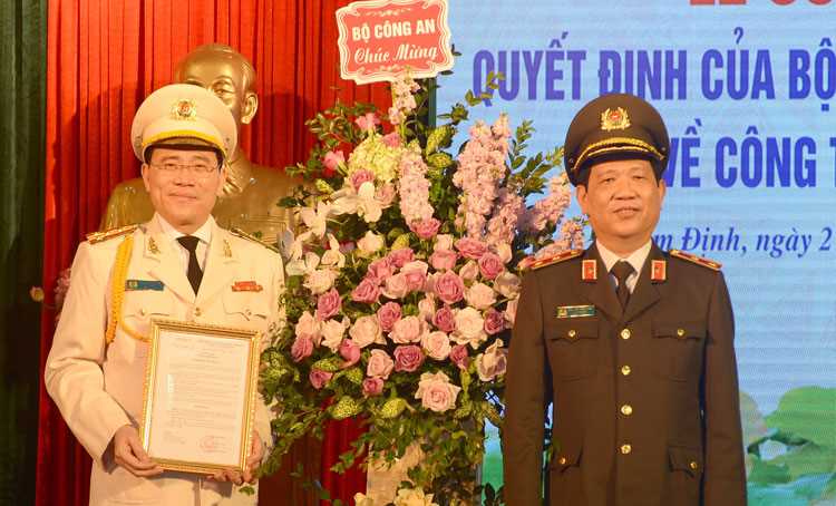 Bộ C&ocirc;ng an bổ nhiệm nhiều gi&aacute;m đốc c&ocirc;ng an tỉnh
