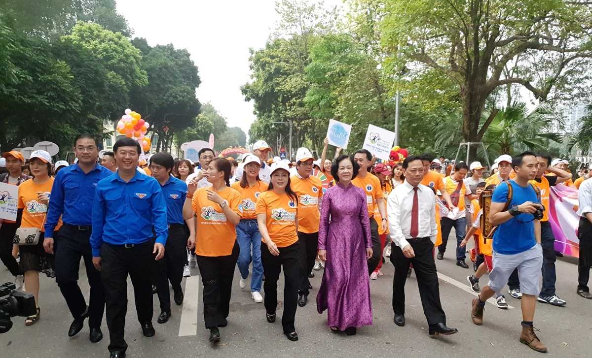 Đi bộ 10.000 bước chân mỗi ngày - Vận động để phòng chống bệnh