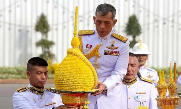 Nhà vua Thái Lan Maha Vajiralongkorn chính thức lên ngôi