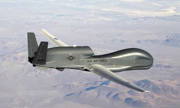 Iran phóng tên lửa bắn rơi máy bay quân sự Mỹ trên Eo biển Hormuz