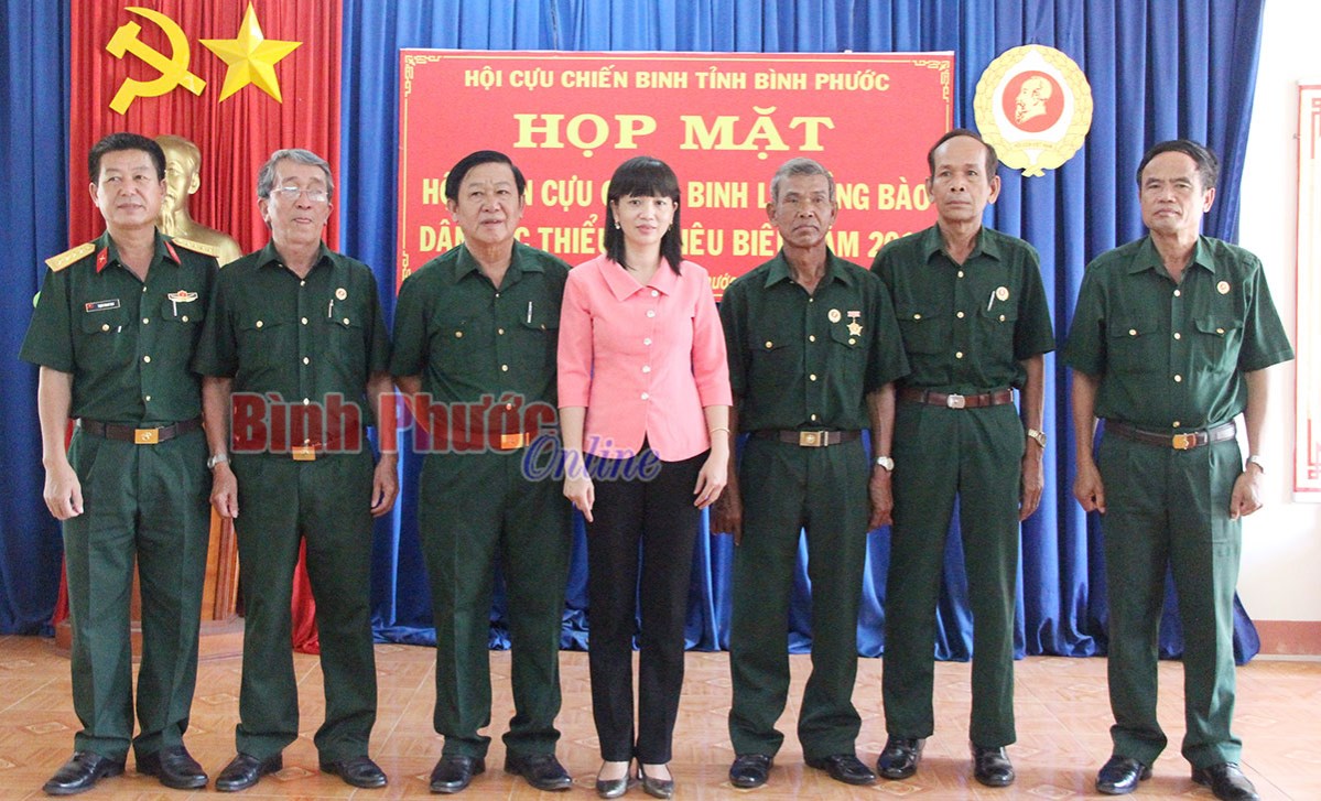 Họp mặt hội vi&ecirc;n cựu chiến binh DTTS ti&ecirc;u biểu