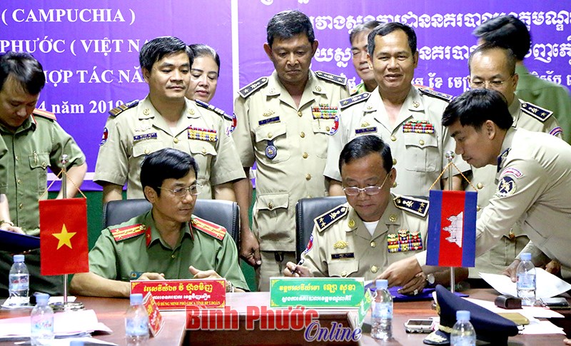 C&ocirc;ng an 2 tỉnh B&igrave;nh Phước v&agrave; Mundulkiri giao ban