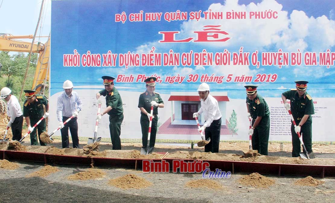 X&acirc;y dựng điểm d&acirc;n cư liền kề chốt d&acirc;n qu&acirc;n bi&ecirc;n giới Đắk Ơ