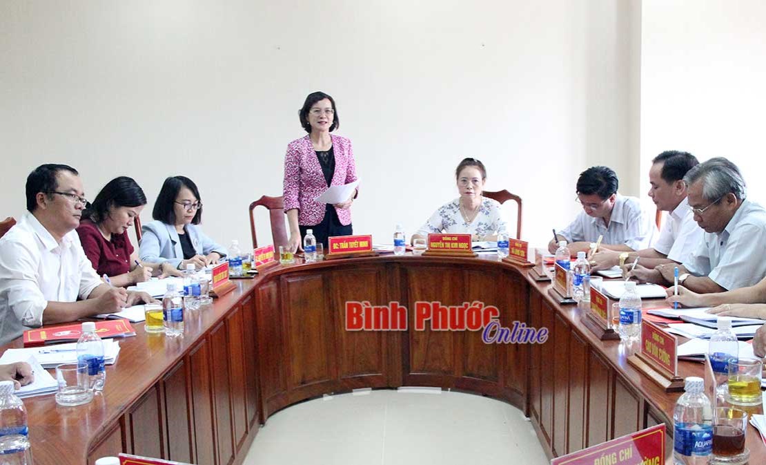 Thực hiện Nghị quyết 33 v&agrave; Chỉ thị 05 phải đi v&agrave;o chiều s&acirc;u, thực chất