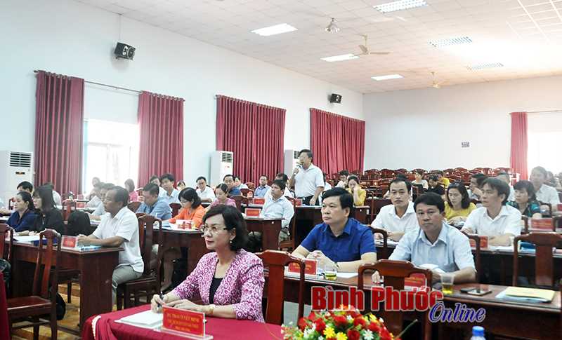 Đồng ch&iacute; B&iacute; thư Tỉnh ủy v&agrave; Chủ tịch UBND tỉnh: B&aacute;o c&aacute;o chuy&ecirc;n đề tại lớp bồi dưỡng c&aacute;n bộ nguồn cấp ủy tỉnh