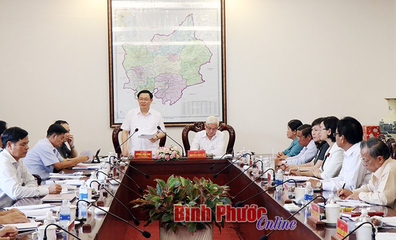 Bộ Ch&iacute;nh trị kiểm tra c&ocirc;ng t&aacute;c c&aacute;n bộ tại B&igrave;nh Phước