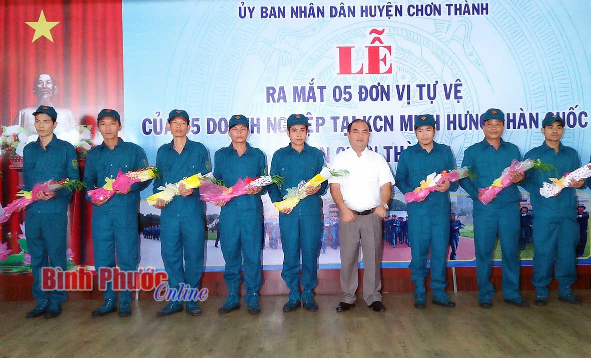 Chơn Th&agrave;nh x&acirc;y dựng d&acirc;n qu&acirc;n tự vệ vững mạnh