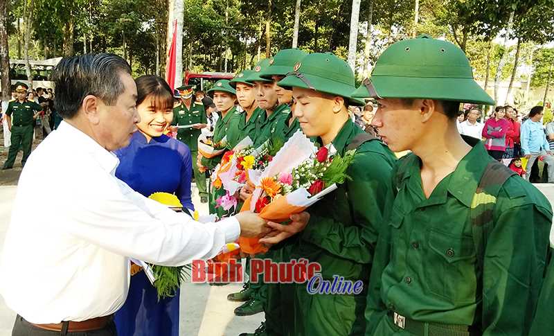 Chơn Th&agrave;nh tổng kết c&ocirc;ng t&aacute;c tuyển chọn, gọi c&ocirc;ng d&acirc;n nhập ngũ