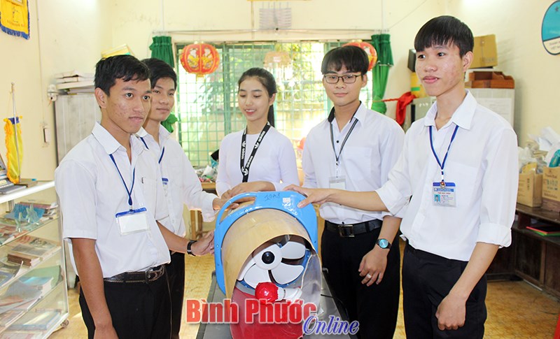 Học sinh Trường THPT Thanh H&ograve;a đam m&ecirc; s&aacute;ng tạo