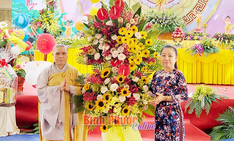 L&atilde;nh đạo tỉnh ch&uacute;c mừng Đại lễ Phật đản - Vesak năm 2019