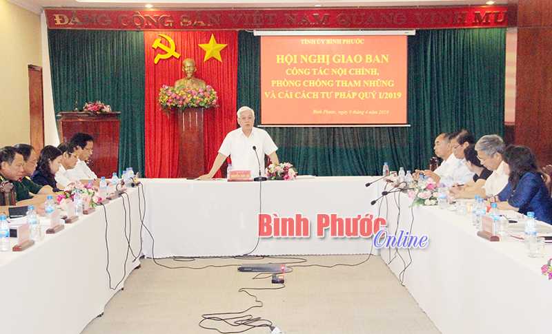 Phải sớm loại bỏ những c&aacute;n bộ kh&ocirc;ng đủ phẩm chất