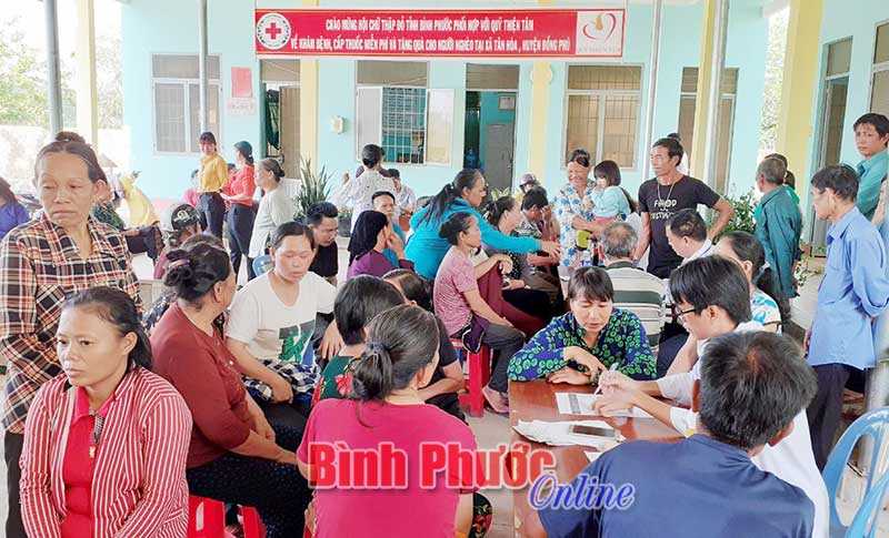 200 lượt người dân được khám bệnh, phát thuốc miễn phí