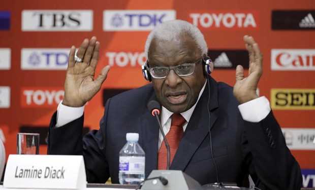 Cựu Chủ tịch Liên đoàn điền kinh thế giới và con trai phải hầu tòa