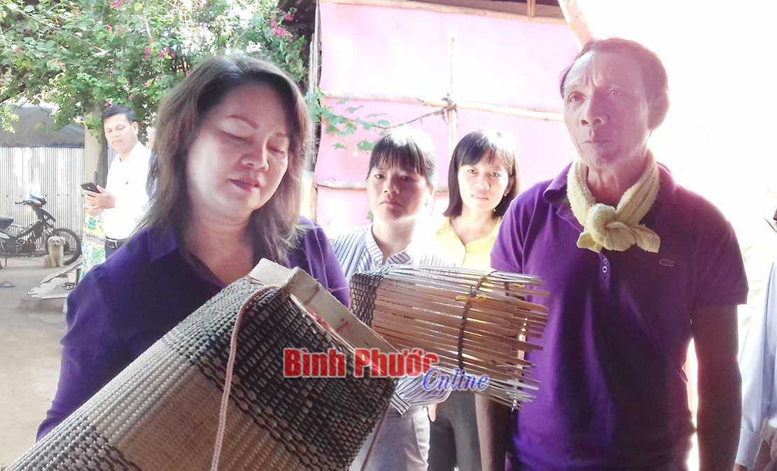 N&acirc;ng cao chất lượng, mẫu m&atilde; sản phẩm truyền thống của đồng b&agrave;o DTTS