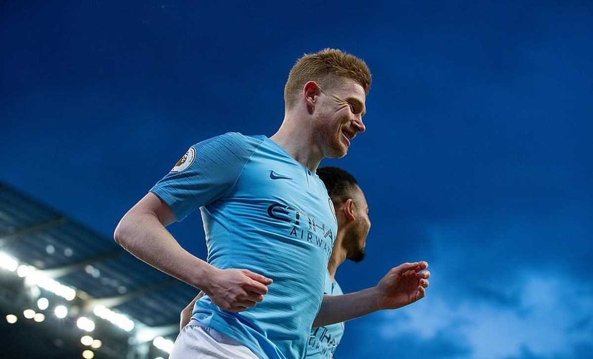 Manchester City trở lại ngôi đầu, Chelsea 'đá' M.U khỏi tốp 5