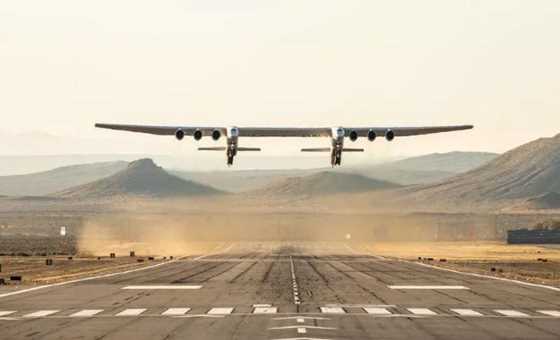 Chiếc máy bay lớn nhất thế giới có chuyến bay thử đầu tiên