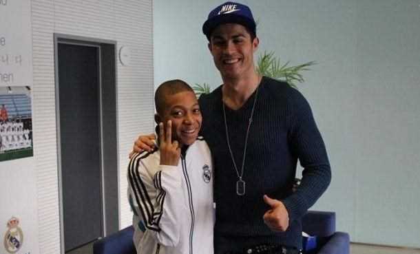 Mbappe lấp lửng tương lai, rộ lên tin đồn sắp về Real Madrid