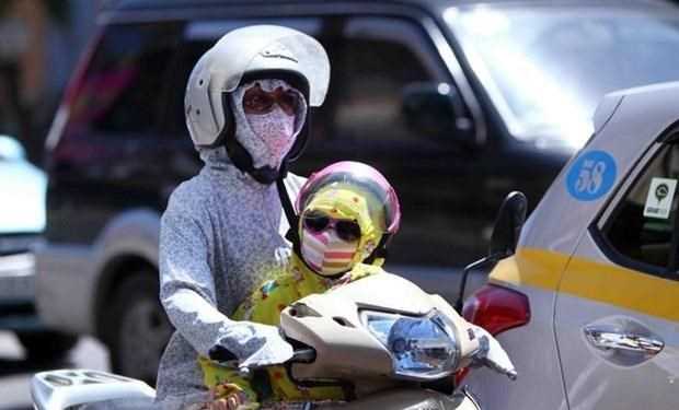 Nắng nóng gia tăng ở Bắc Bộ và Trung Bộ, có nơi trên 39 độ C