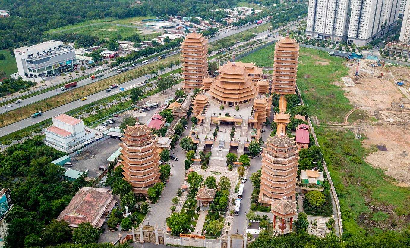 Ng&ocirc;i ch&ugrave;a ở S&agrave;i G&ograve;n giữ 4 kỷ lục Việt Nam