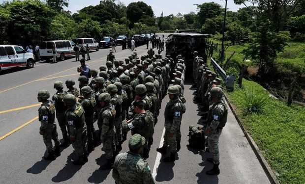 Mexico triển khai quân đội tới biên giới ngăn chặn dòng người di cư