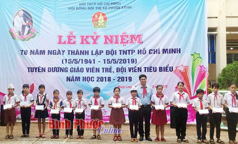 Phước Long: Tuyên dương 24 giáo viên trẻ, đội viên tiêu biểu
