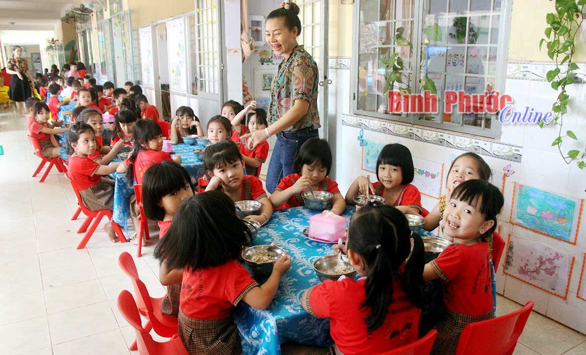 Siết chặt quản lý an toàn thực phẩm trong trường học