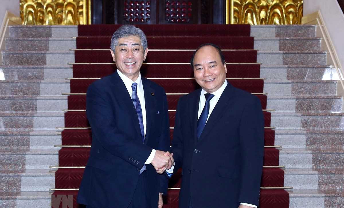 Thủ tướng Nguyễn Xu&acirc;n Ph&uacute;c tiếp Bộ trưởng Quốc ph&ograve;ng Nhật Bản