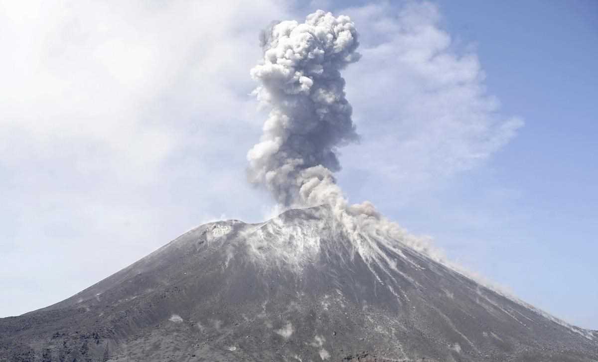 Indonesia lắp hệ thống cảnh báo sóng thần gần núi lửa Krakatau