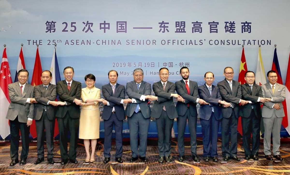 Việt Nam tham dự hội nghị tham vấn cấp cao ASEAN-Trung Quốc