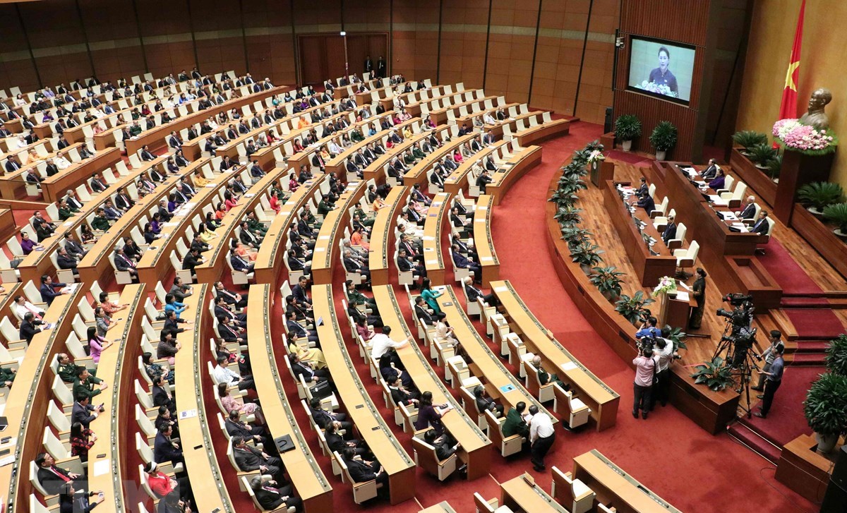 Quốc hội gắn b&oacute; mật thiết với nh&acirc;n d&acirc;n, b&aacute;m s&aacute;t thực tiễn đời sống