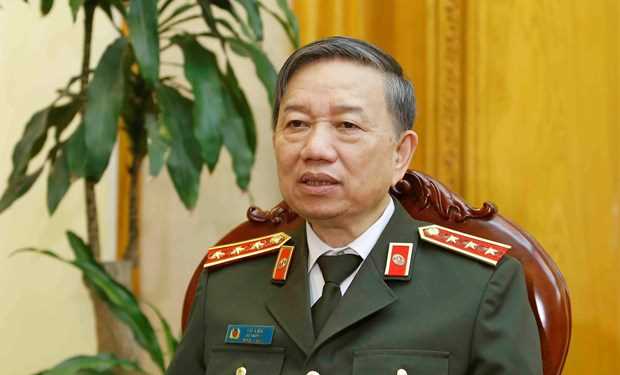 Bộ trưởng Bộ C&ocirc;ng an đăng đ&agrave;n đầu ti&ecirc;n trả lời chất vấn của Quốc hội