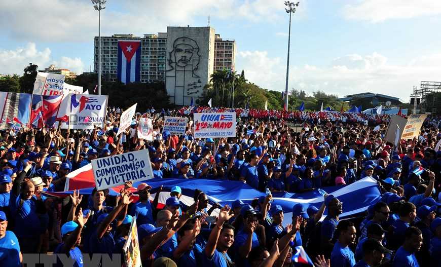 Người dân Cuba tuần hành đón chào Ngày Quốc tế Lao động